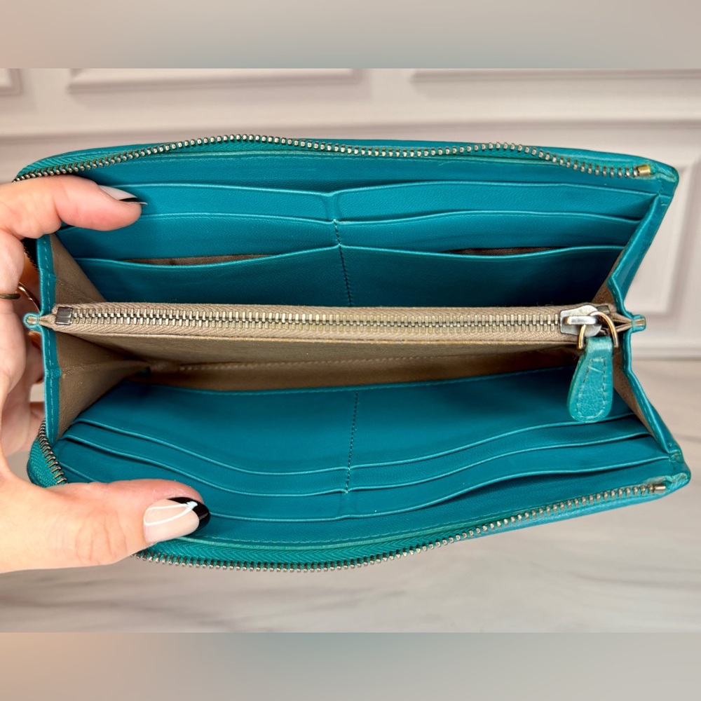 Bottega Veneta Mallard Turquoise Intrecciato Leather Zip Wallet | Full Inclusion - Picture 7 of 11